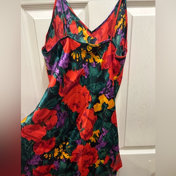 Victoria’s Secret- Floral Gown and Matching Robe- Size Medium - Picture 6 of 11